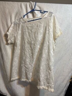 Women's Ivory Embroidered Fringe Short-Sleeve Top